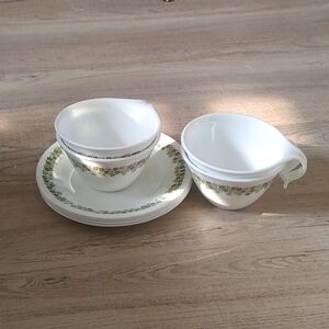 4 Vtg Corelle Spring Blossom Crazy Daisy Green Hook Handle Coffee Tea Cup Saucer